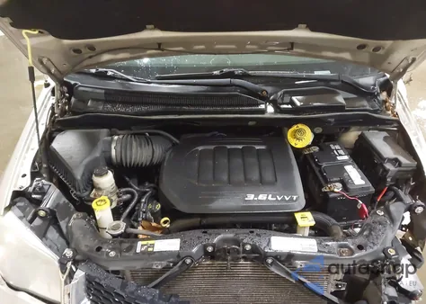 2013 Dodge Grand Caravan Sxt z USA, uszkodzony, nr VIN 2C4RDGCG8DR800490